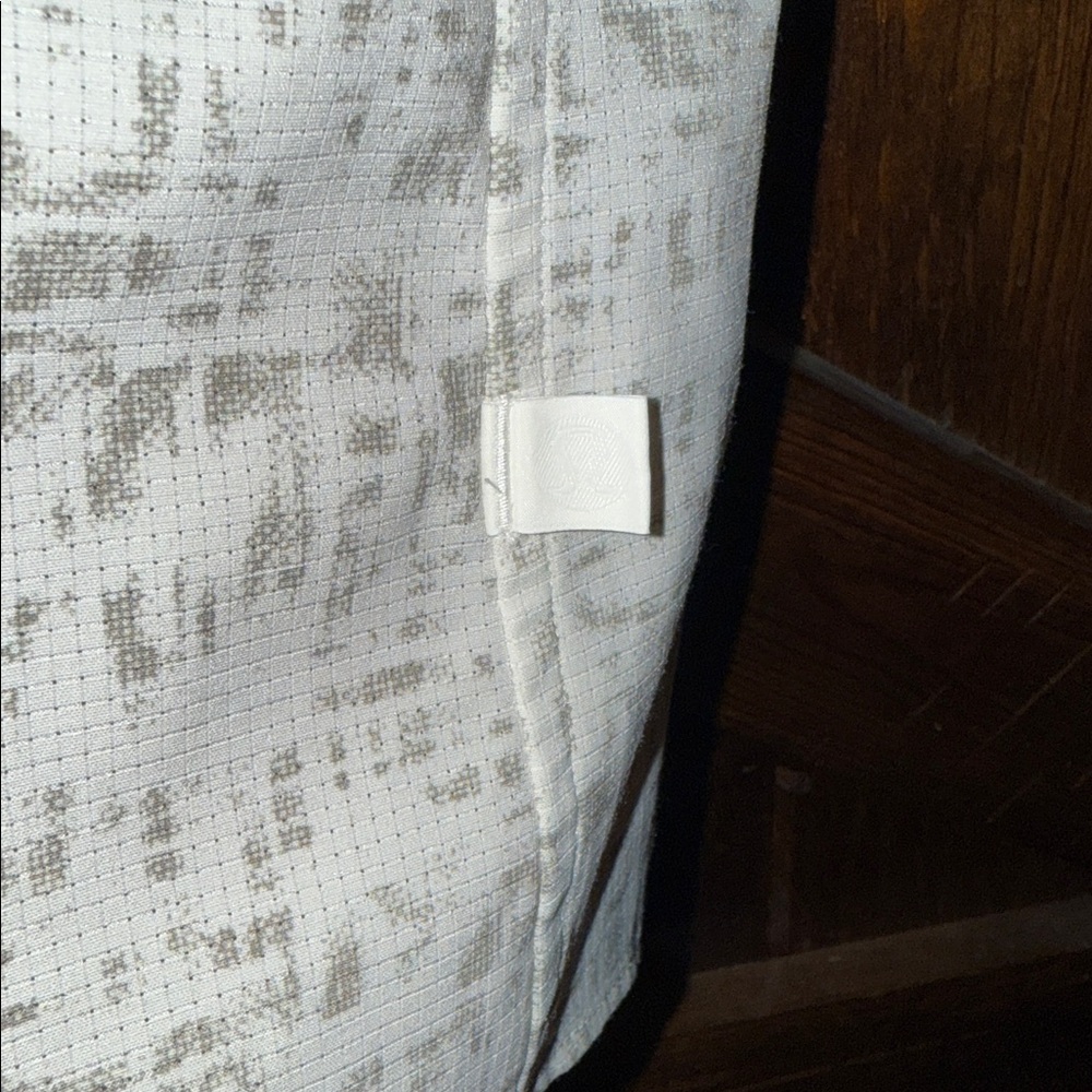 Lululemon White Patterned Short Sleeve Shirt - image 3